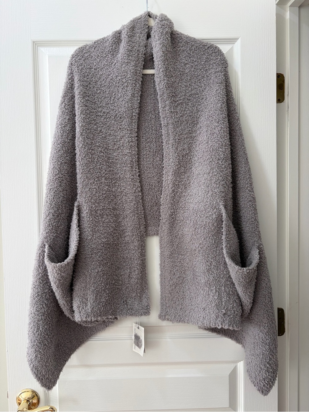 Barefoot Dreams cozychic travel shawl NWT - Picture 4 of 4